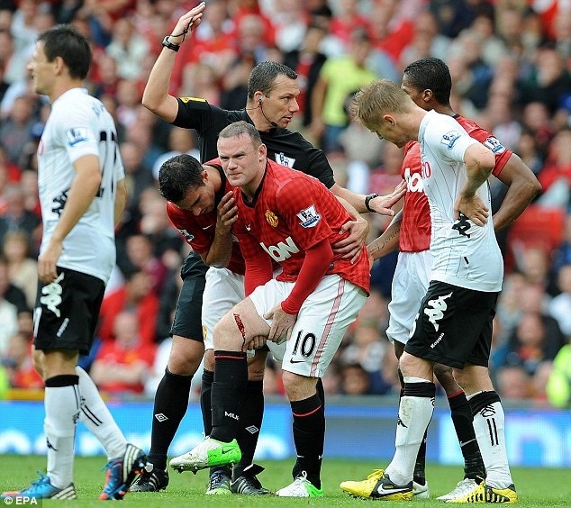 Theo Sir Alex phát biểu sau trận đấu thì Rooney chỉ phải nghỉ thi đấu 1 tháng...